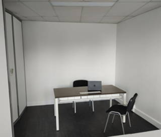 Bureau privé 20 m² 2 postes Location bureau Allée du Grand Coquille Saint-Jean-de-Braye 45800 - photo 1
